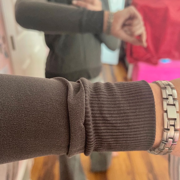 EUC Cut-Out long sleeved beautiful boat neck - Picture 4 of 11